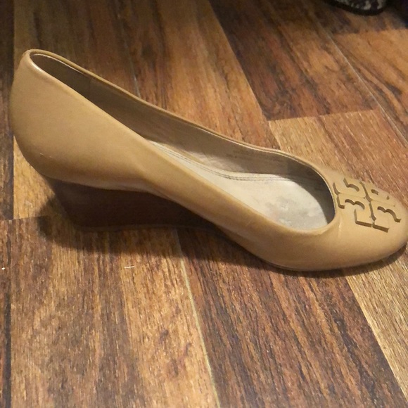 Tory Burch Shoes - Tory Burch Nude Wedges